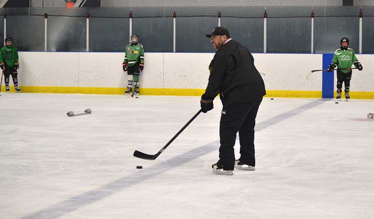 Hockey players back on ice at Flying Dust