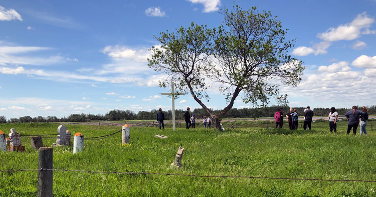 Students visit historic cemetery